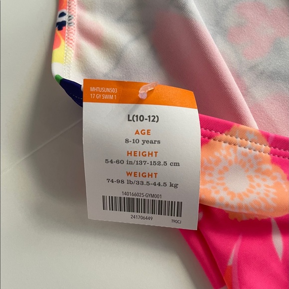 New-One Piece Bathing Suit - Picture 4 of 4